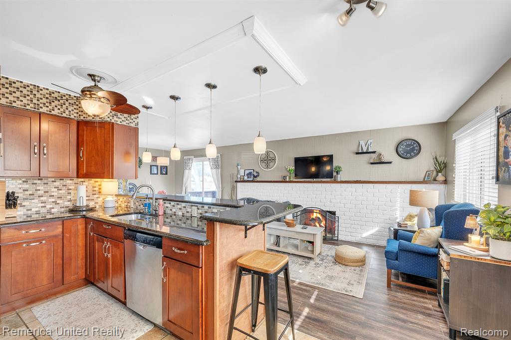 8906 E DEBORAH, Livonia, MI 48150 — Photo 12