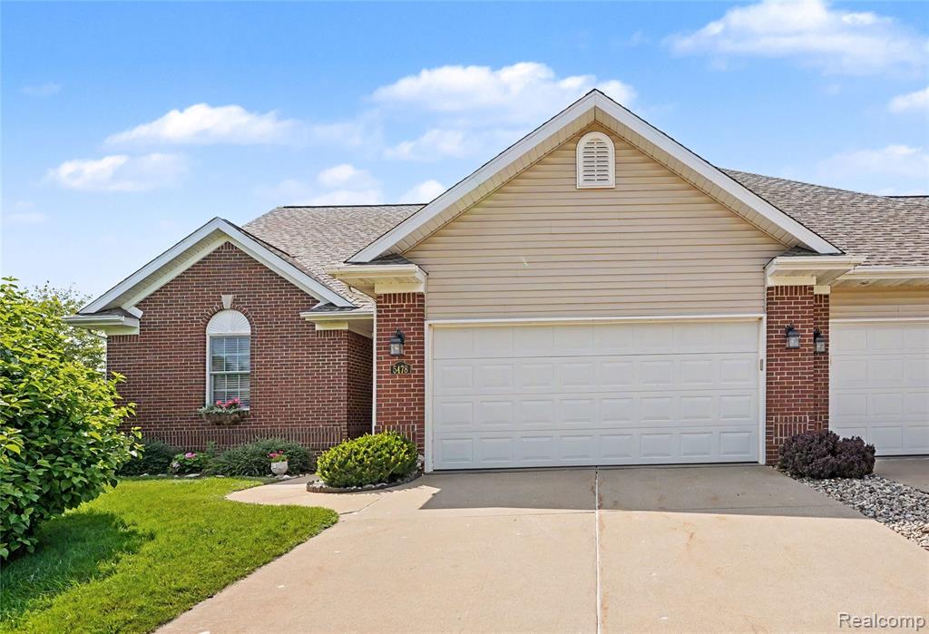 5478 Red Oak Court, Linden, MI 48451 — front exterior
