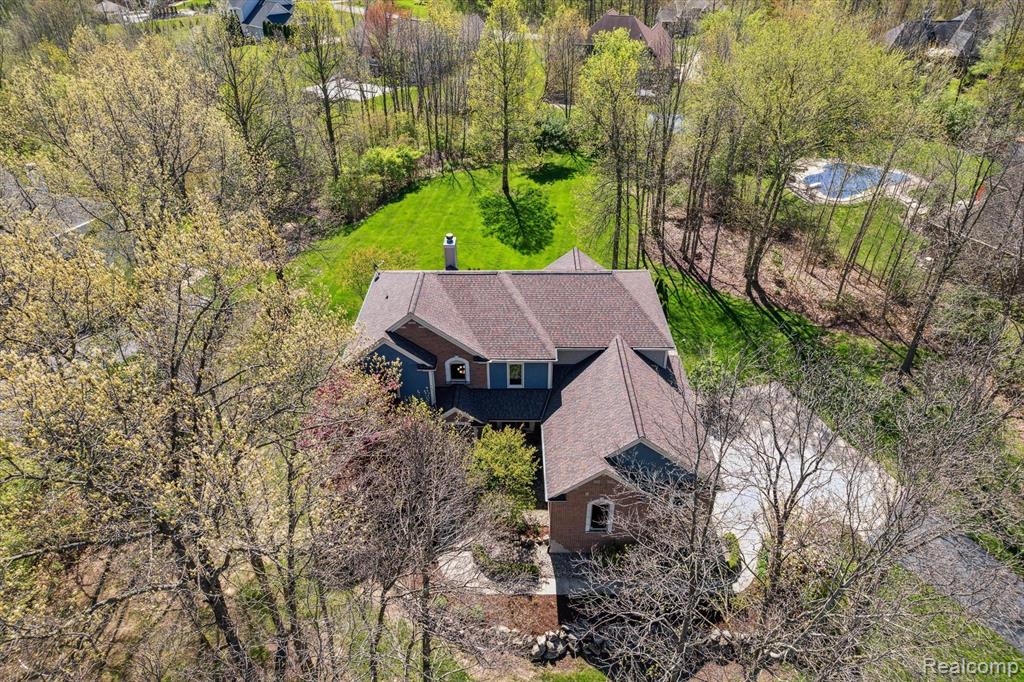 8504 Riverwalk Drive, Fenton, MI 48430 — Photo 67
