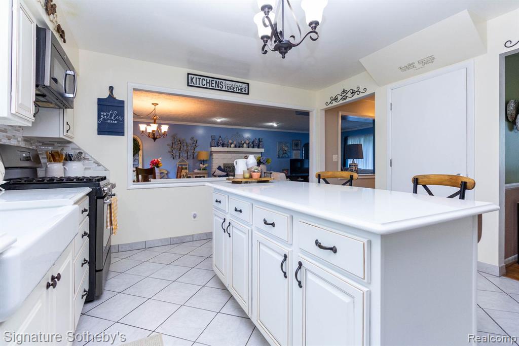 4086 Cherry Garden Drive, Commerce Twp, MI 48382 — Photo 4