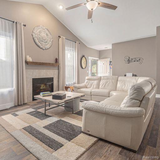 5307 S RIVER Drive, Commerce Twp, MI 48382 — Photo 9