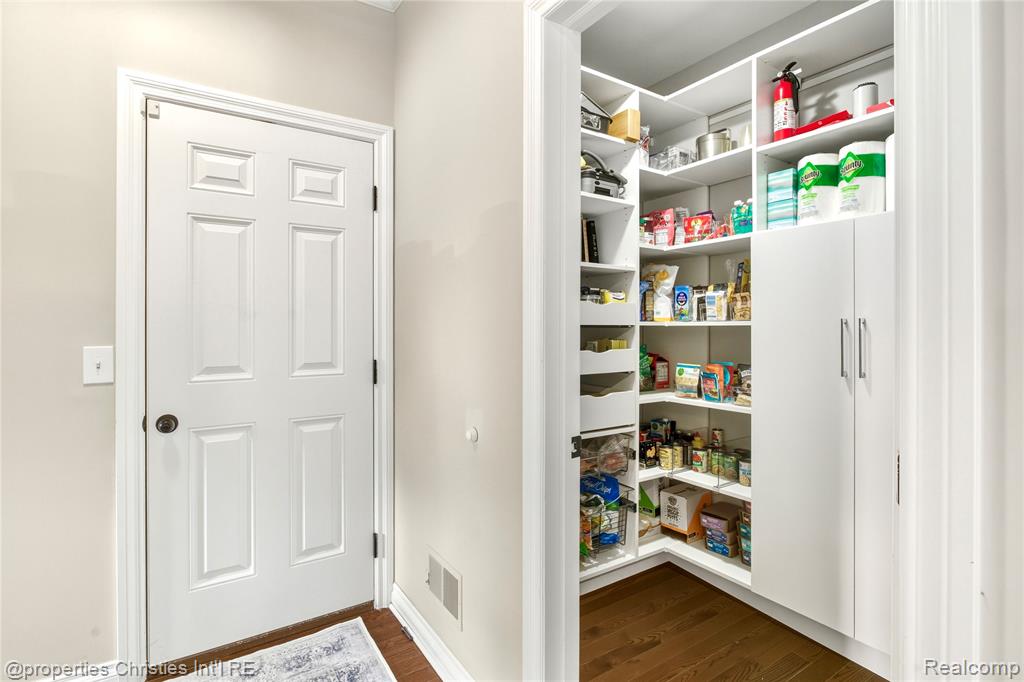 9024 Elmhurst Avenue, Plymouth, MI 48170 — Photo 26