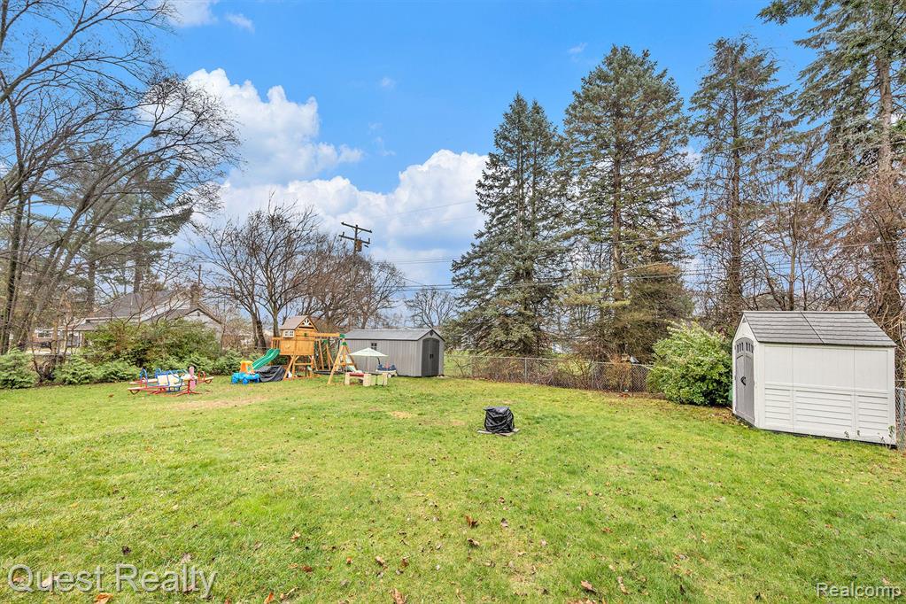 8878 RIVERLAND Drive, Sterling Heights, MI 48314 — Photo 27
