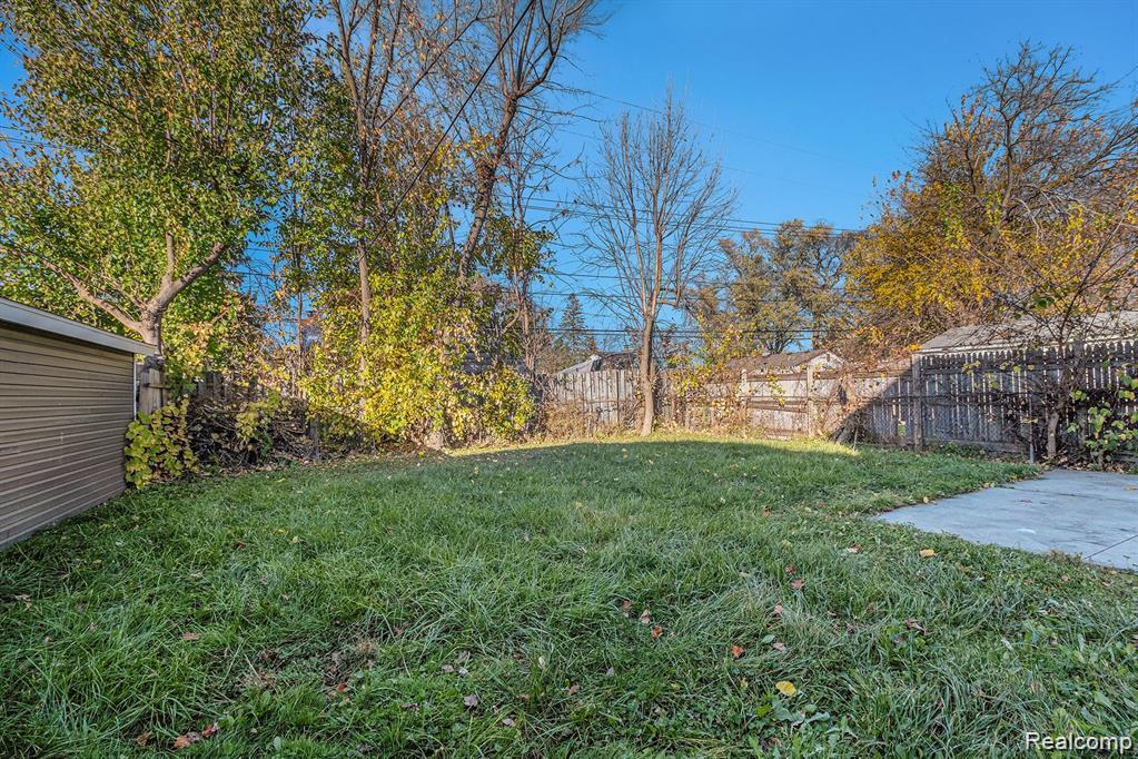 408 W Jarvis Avenue, Hazel Park, MI 48030 — Photo 21