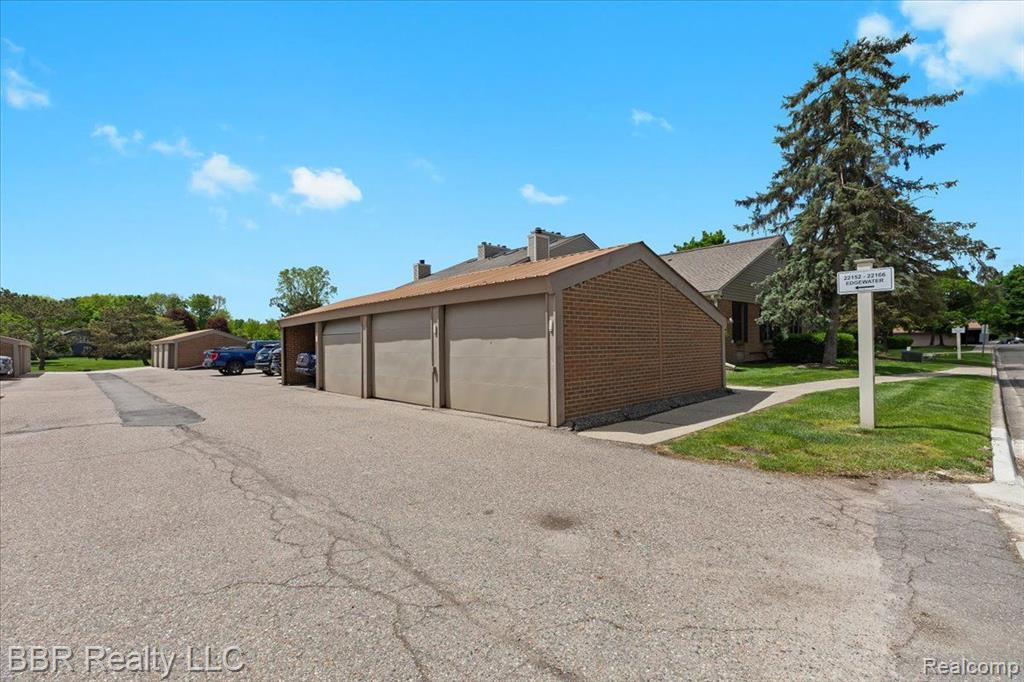 22118 EDGEWATER, Novi, MI — Photo 20