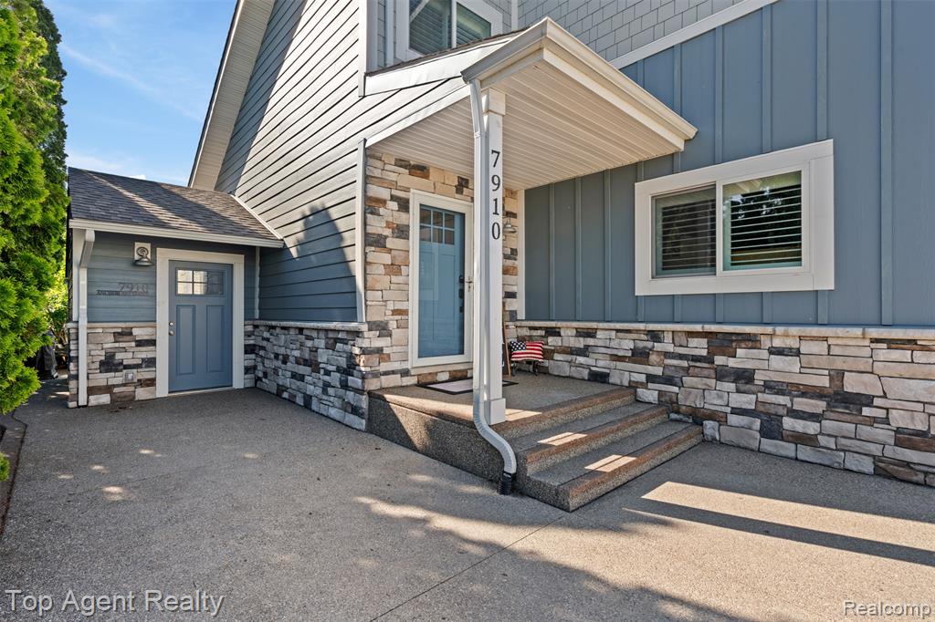 7910 ANCHOR BAY Drive, Clay, MI 48001 — Photo 5
