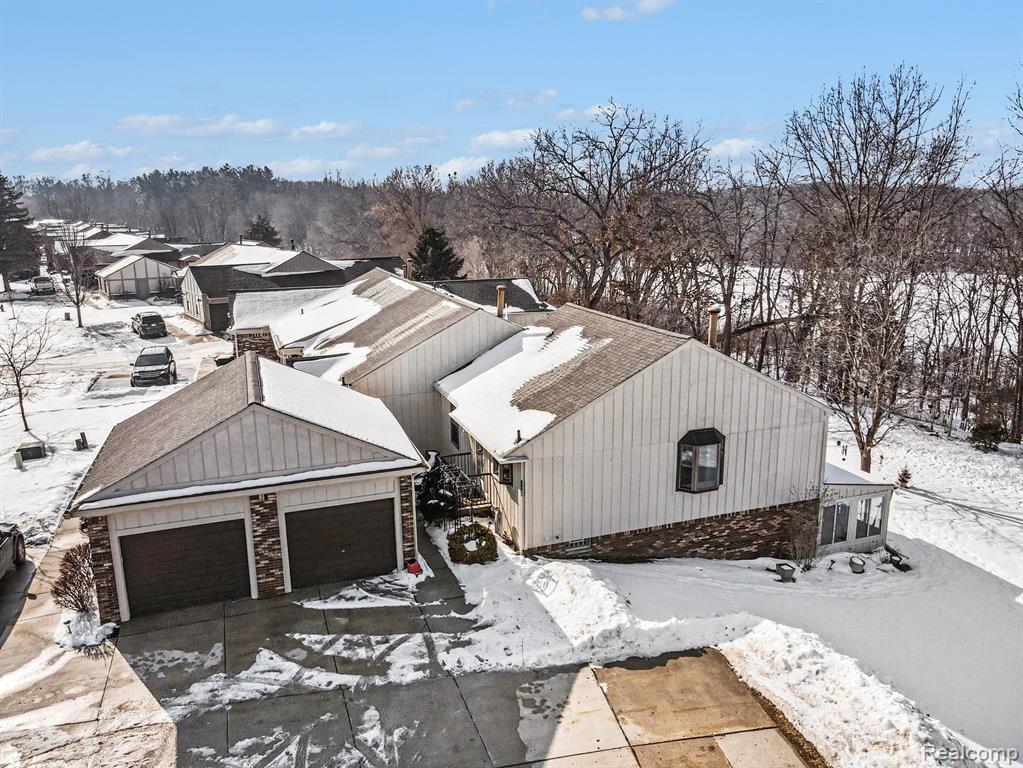 11869 Shenandoah Drive, 4, South Lyon, MI 48178 — front exterior