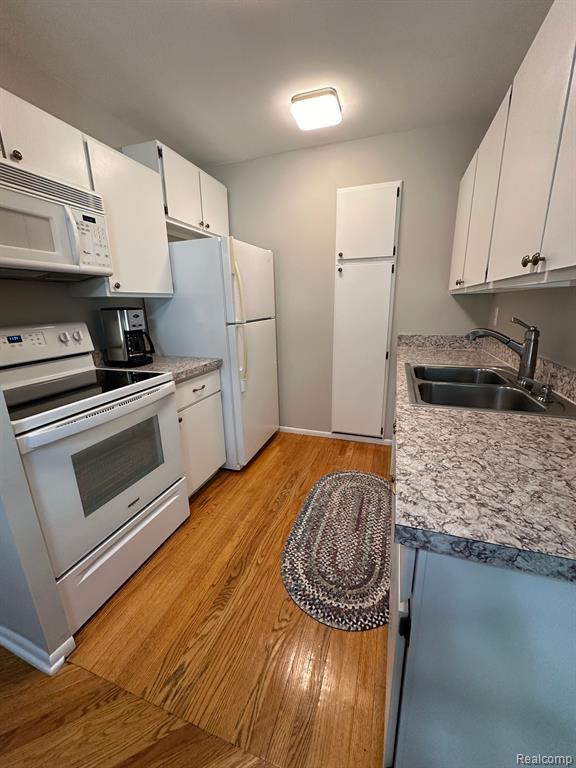 424 W ROCKWELL Street, Fenton, MI 48430 — Photo 15