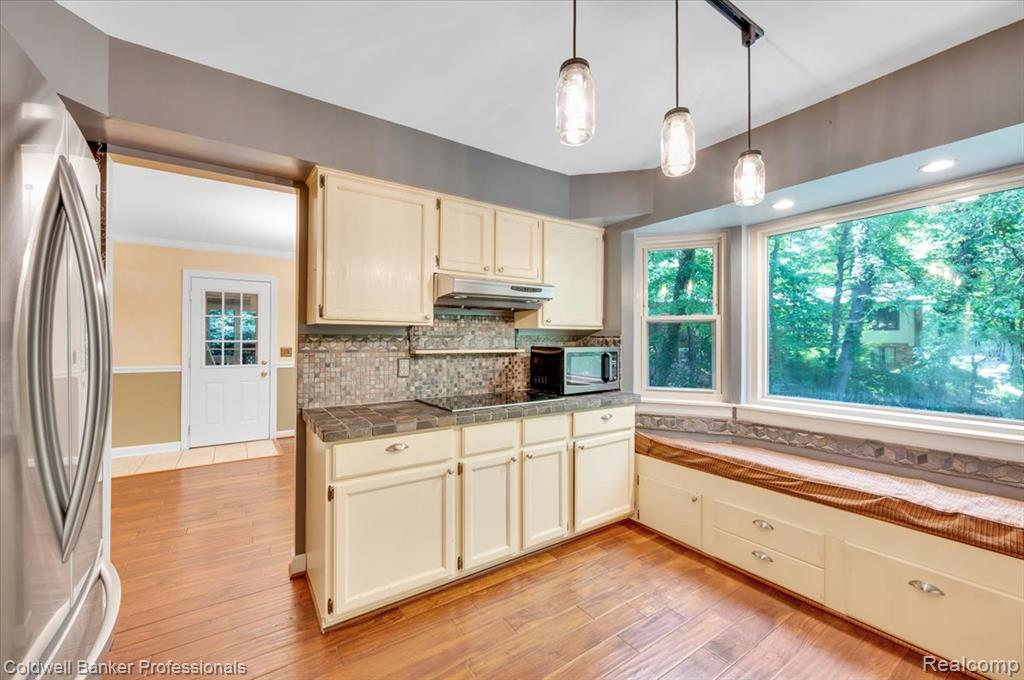 8873 Nepahwin Drive, Clarkston, MI 48348 — Photo 13