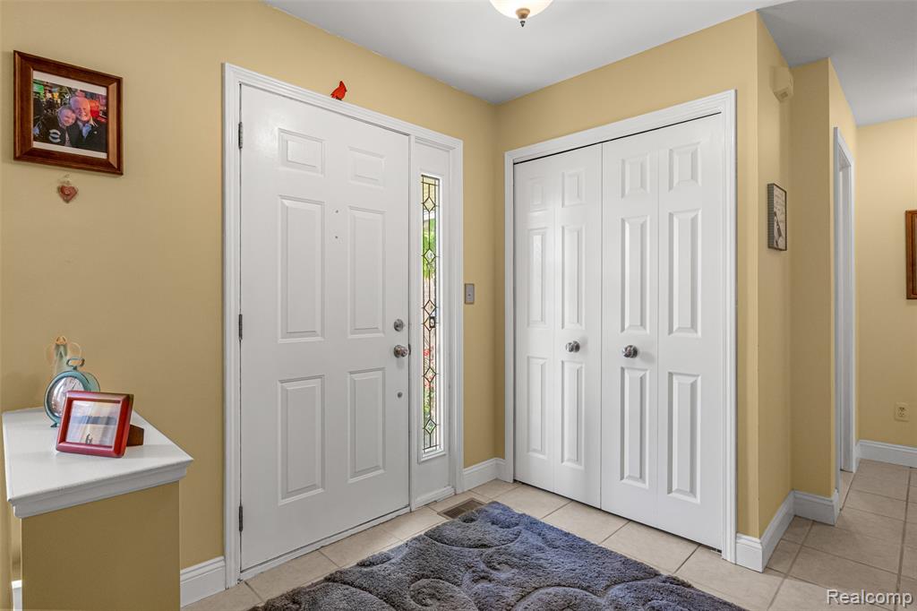 780 Saint Johns Boulevard, Lincoln Park, MI 48146 — Photo 3
