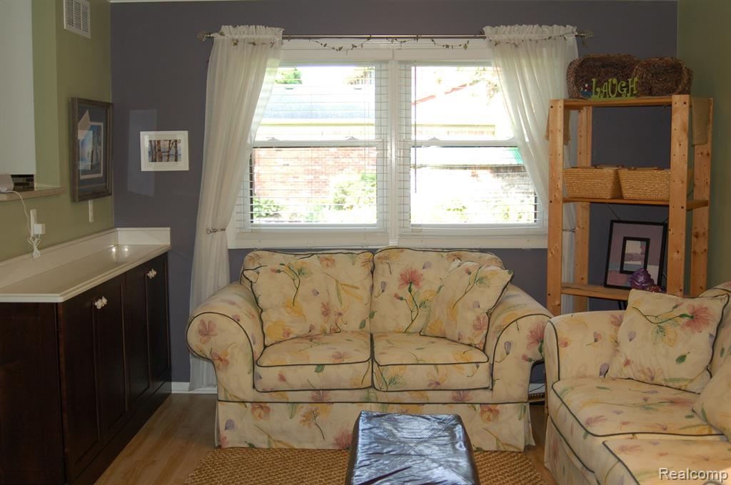 16911 WHITE HAVEN Drive, Northville, MI 48168 — Photo 17