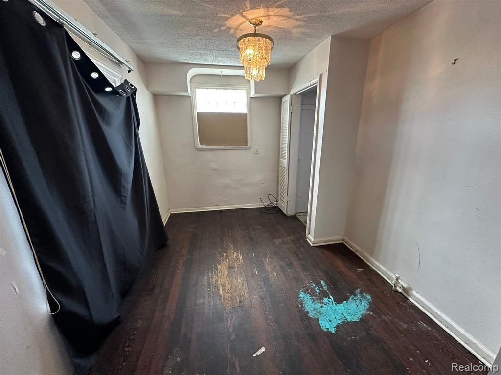 18727 AVON Avenue, Detroit, MI 48219 — Photo 16