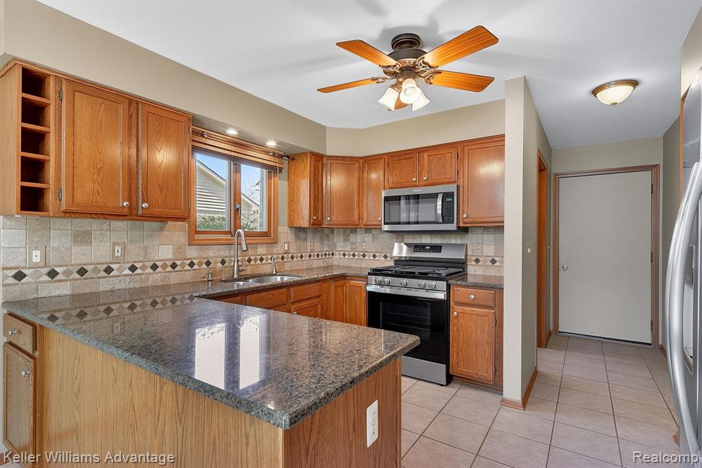 40051 Finley Drive, Canton, MI 48188 — Photo 11