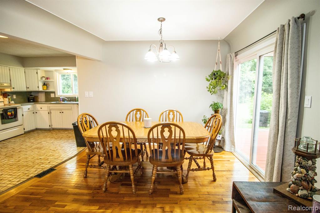 5369 Devon Court, Flint, MI 48532 — Photo 5