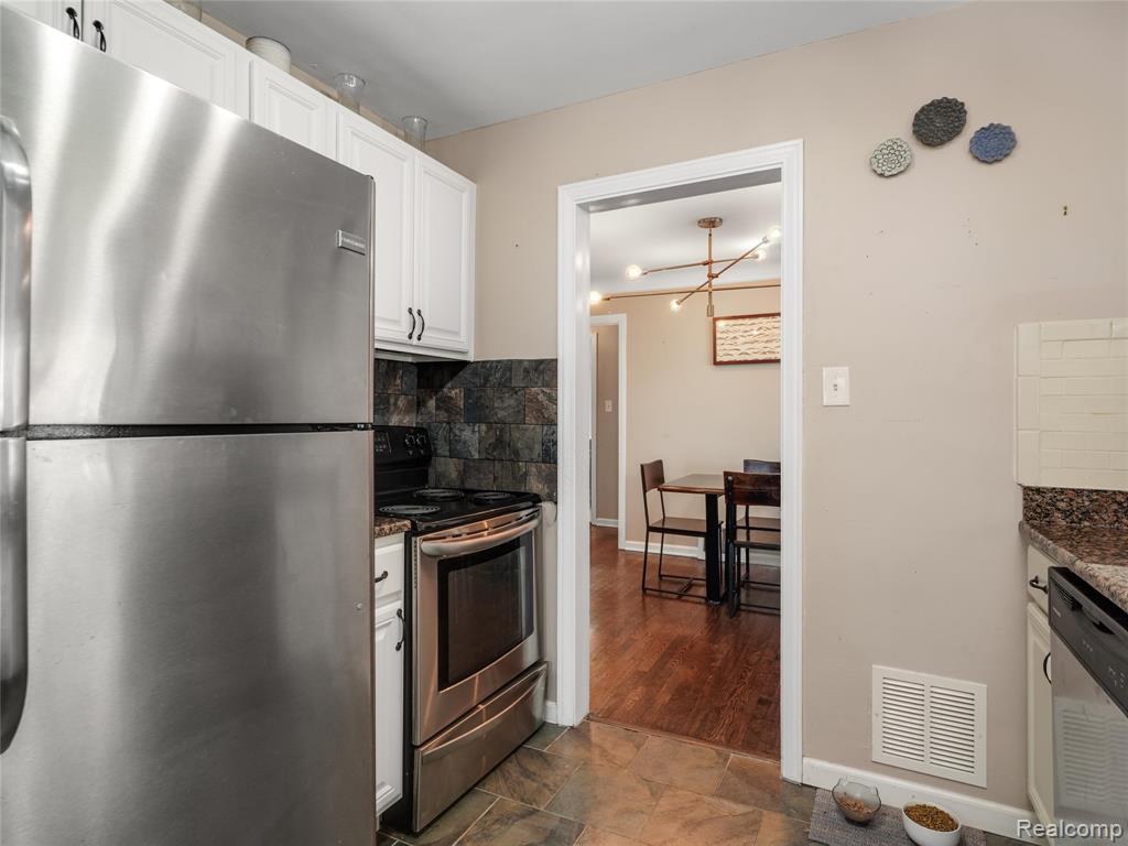 1944 Cummings Avenue, Berkley, MI 48072 — Photo 14