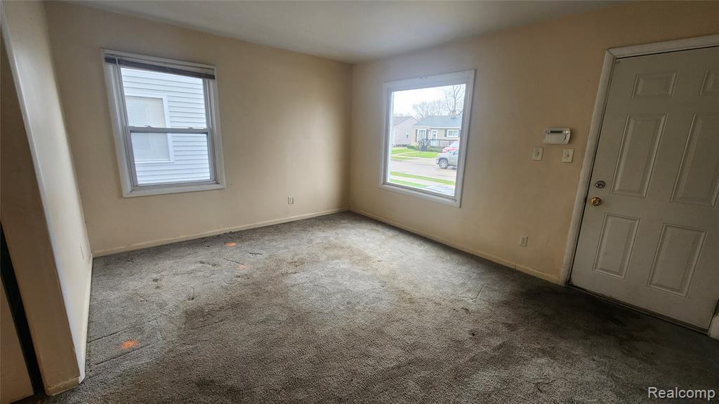 585 E Harwood Avenue, Madison Heights, MI 48071 — Photo 4