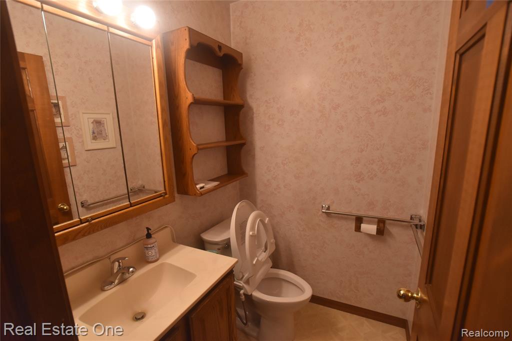 246 Nicklas Court, Oxford, MI 48371 — Photo 36