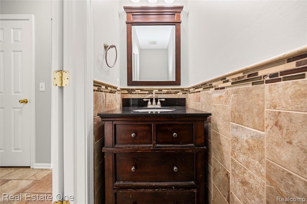4648 Pond Run, Canton, MI 48188 — Photo 19