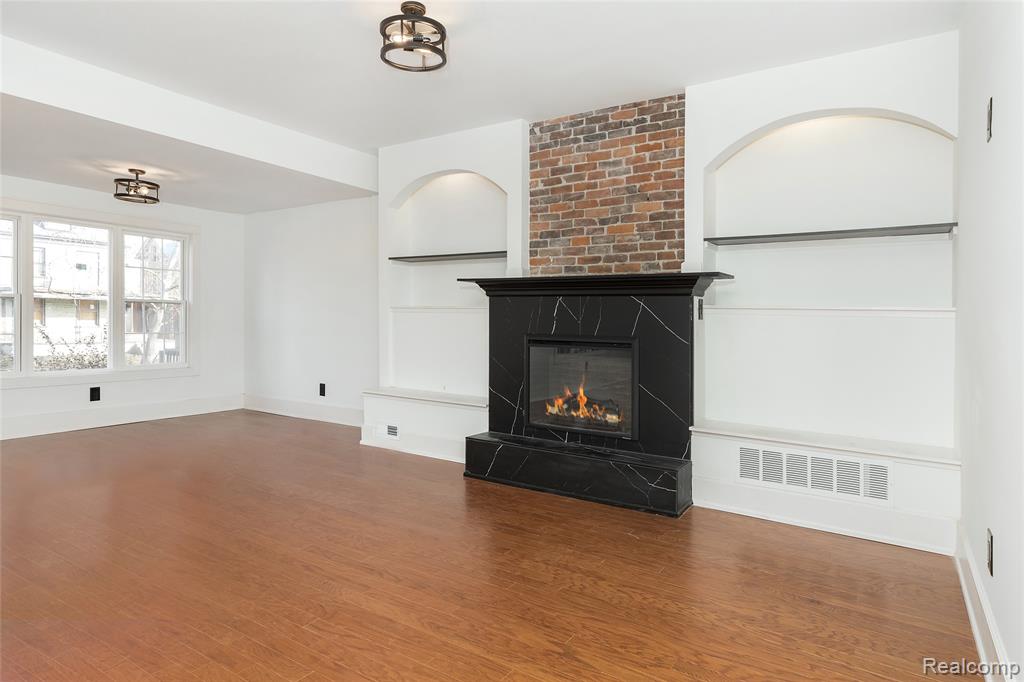 1583 Cadillac Boulevard, Detroit, MI 48214 — Photo 7