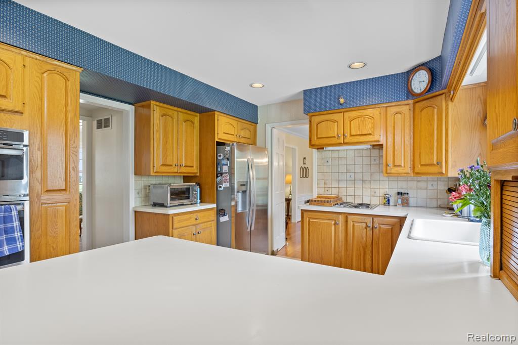815 GREAT OAKS Drive, Bloomfield Hills, MI 48304 — Photo 9