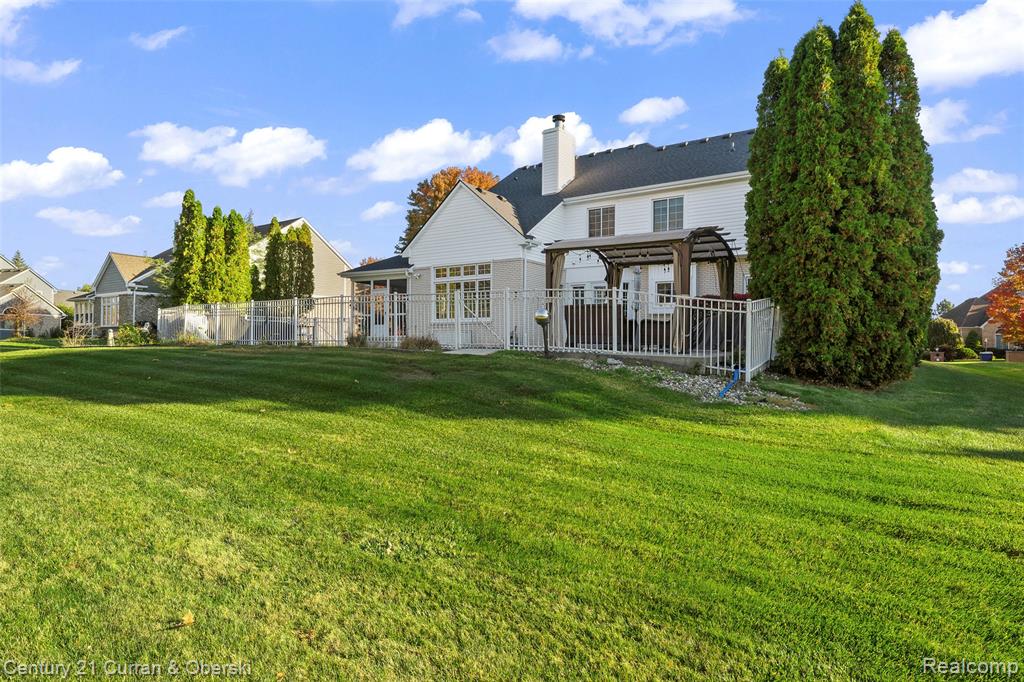 48279 Chesterfield Drive S, Dearborn, MI 48187 — Photo 49