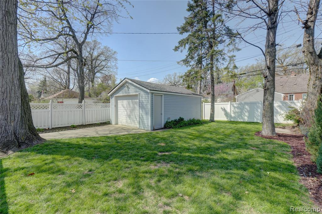 59 Wellesley Drive, Pleasant Ridge, MI — Photo 36