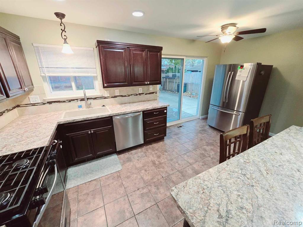 438 N HANLON Street, Westland, MI — Photo 10