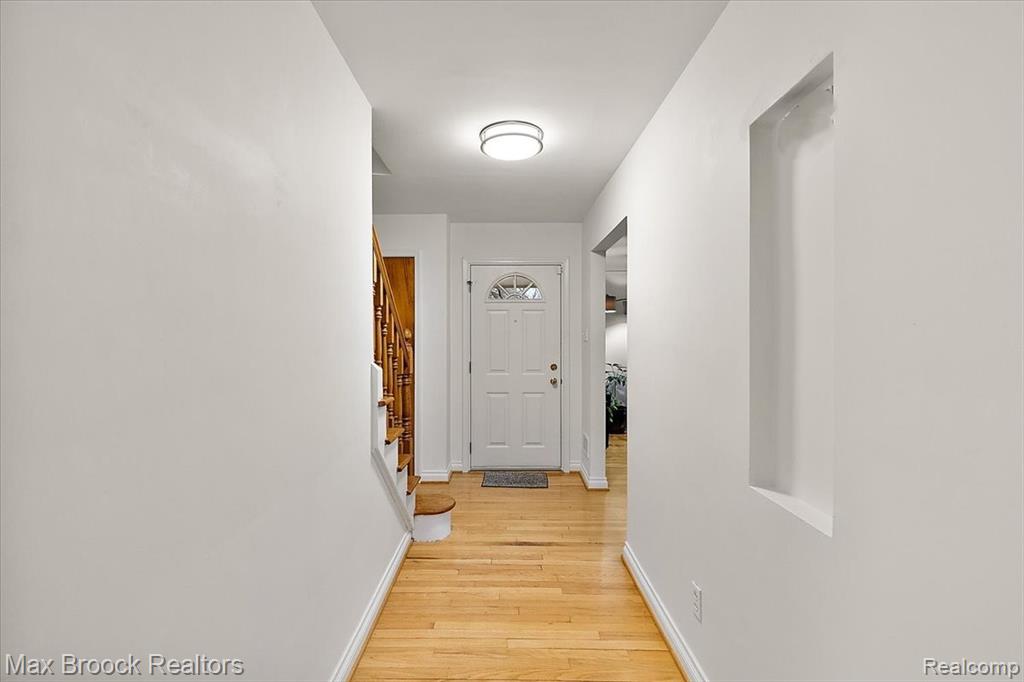 32350 Sheridan Drive, Beverly Hills, MI 48025 — Photo 5