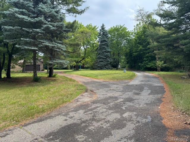 40250 Pinetree Drive, Plymouth, MI 48170 — Photo 44