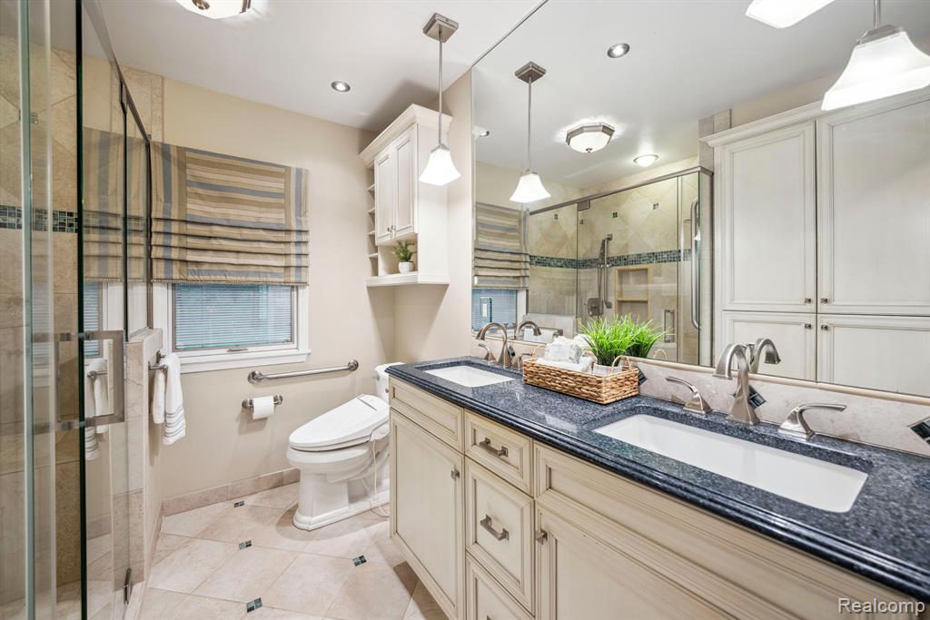 46270 BLOOMCREST Drive, Northville, MI 48167 — Photo 35