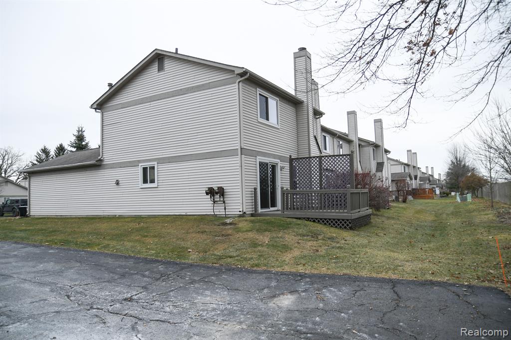 22450 SILVER CREEK Drive, Woodhaven, MI 48183 — Photo 5