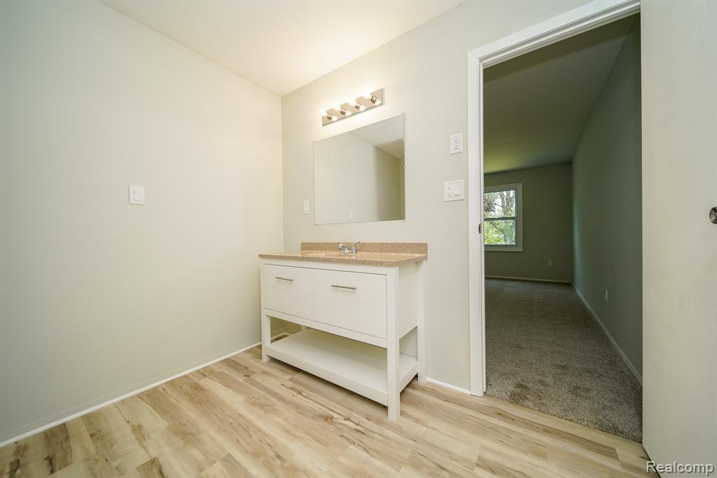 4865 Huston Drive, Lake Orion, MI — Photo 48