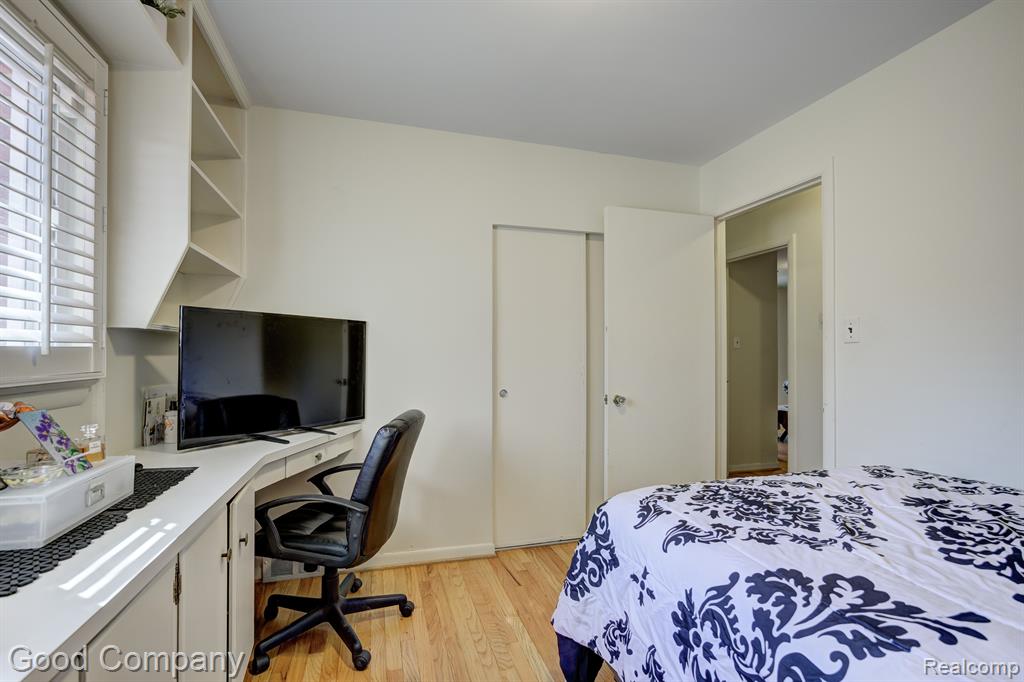705 BUTTERNUT Avenue, Royal Oak, MI 48073 — Photo 17