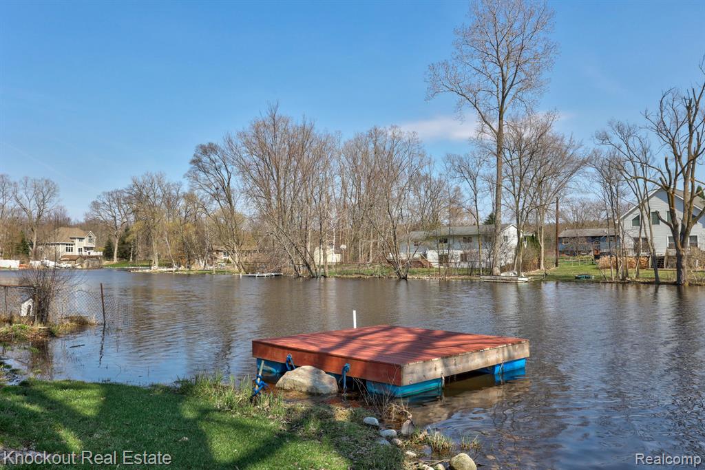 5936 Wellington Drive, Clarkston, MI — Photo 43
