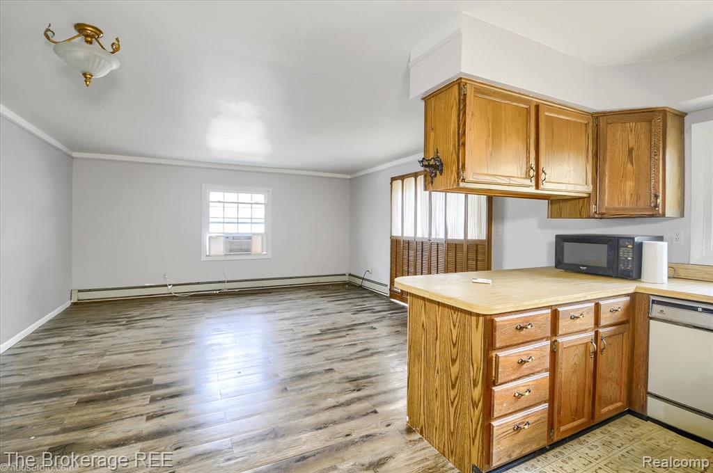 688 UPHILL Road, Milford, MI 48381 — Photo 23