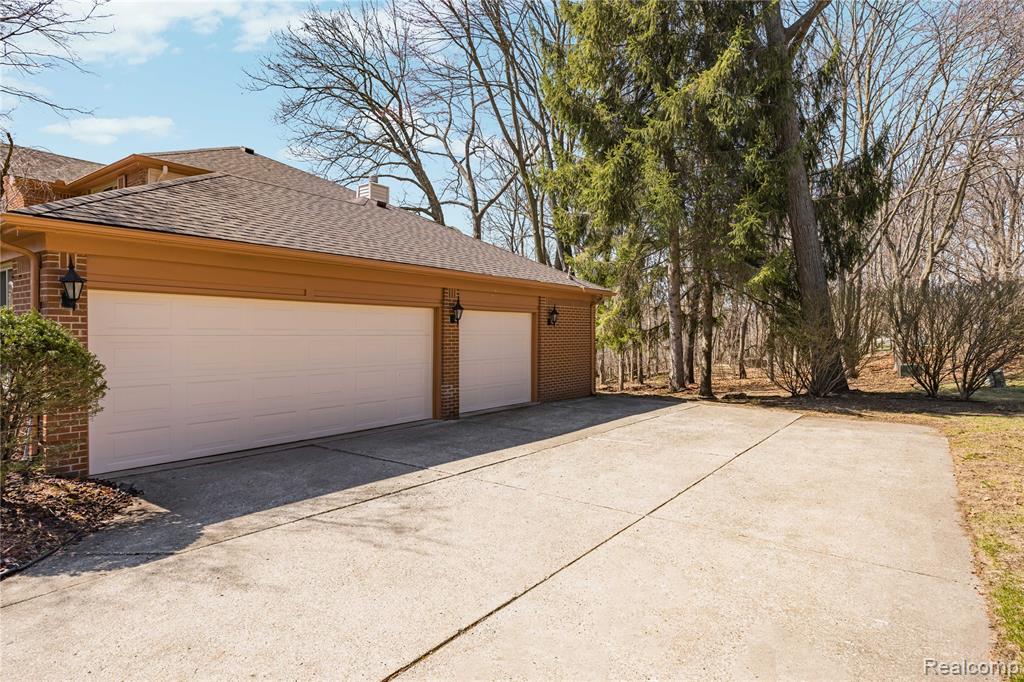 28867 Appleblossom Lane, Farmington, MI 48331 — Photo 36