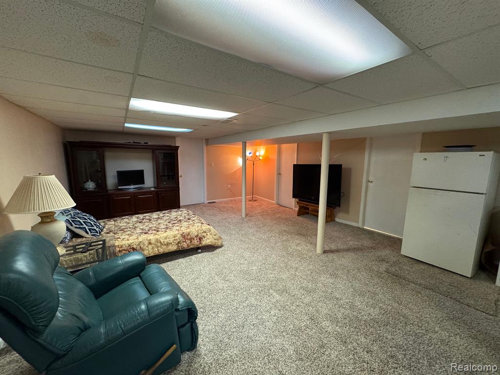 8612 CHRISTINE Street, Warren, MI 48093 — Photo 15