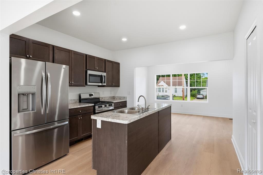 27828 Groveland Street, Madison Heights, MI 48071 — Photo 8