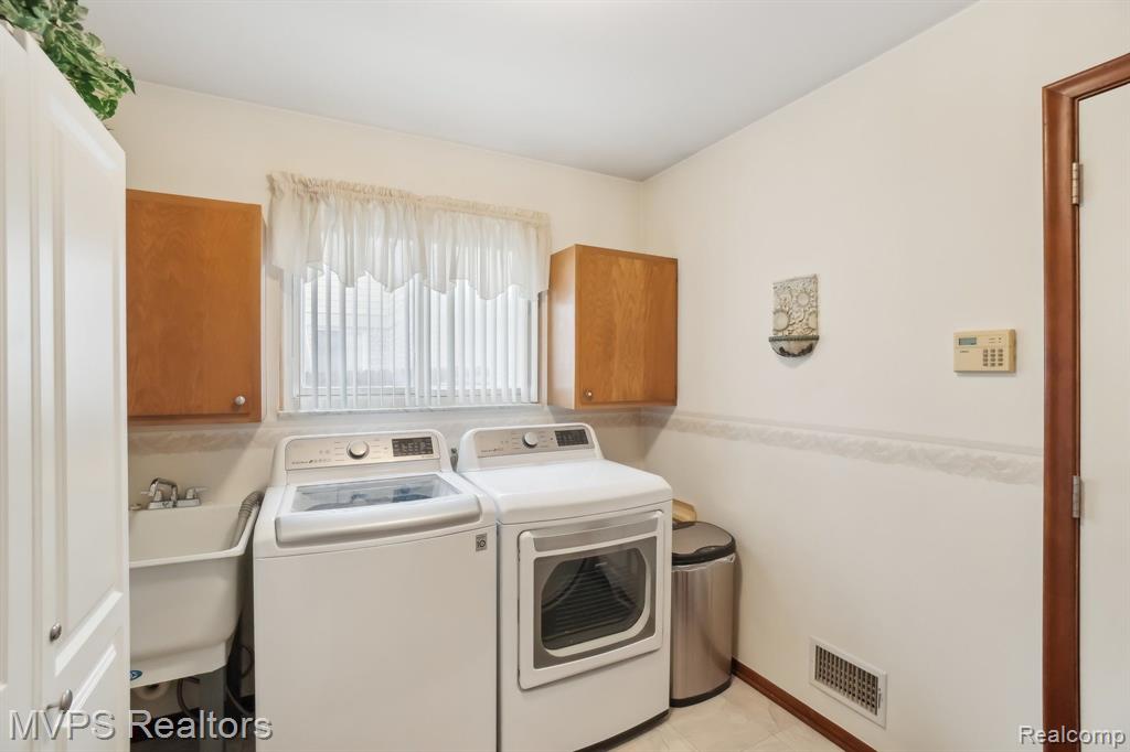 42610 ROYAL Lane, Clinton Twp, MI 48038 — Photo 20