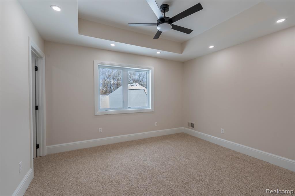 9033 DEERWOOD Road, Clarkston, MI 48348 — Photo 37