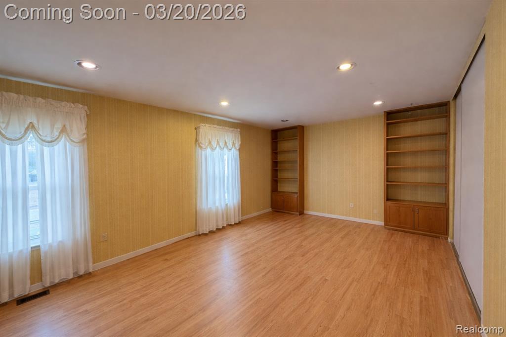 5045 Forestdale Drive, West Bloomfield, MI — Photo 21