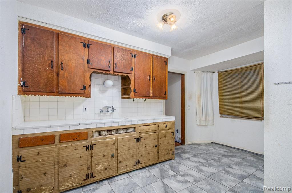 10441 Roxbury Street, Detroit, MI 48224 — Photo 7