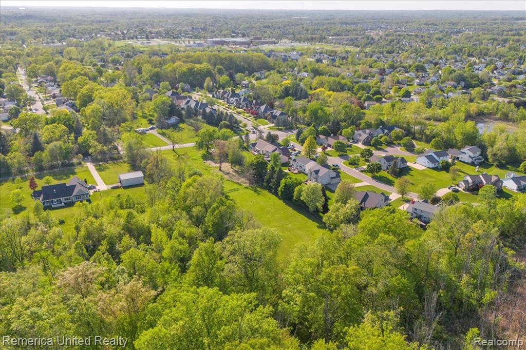 25100 MARTINDALE Road, South Lyon, MI, 48178