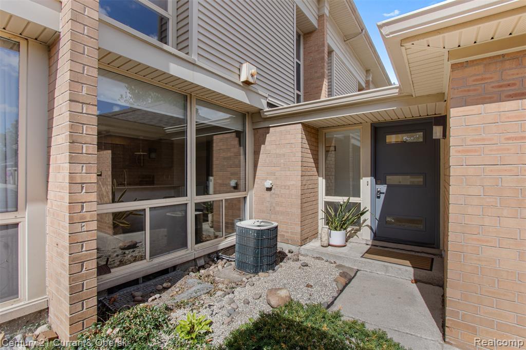 1049 Trevor Place, Detroit, MI 48207 — Photo 3
