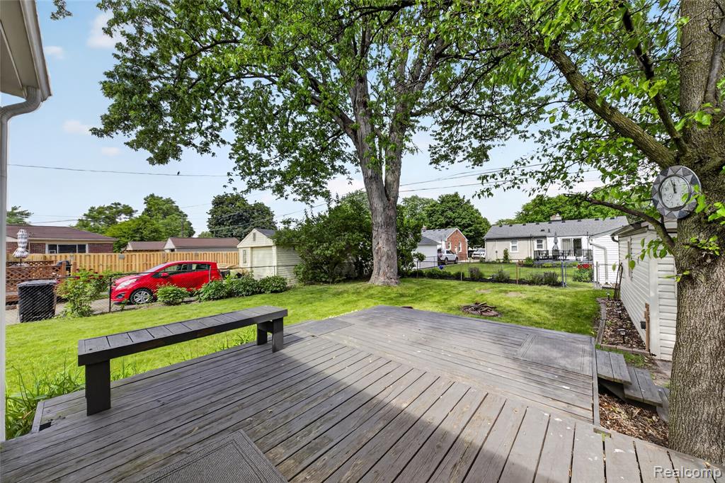 9818 Roseland Street, Livonia, MI 48150 — Photo 41