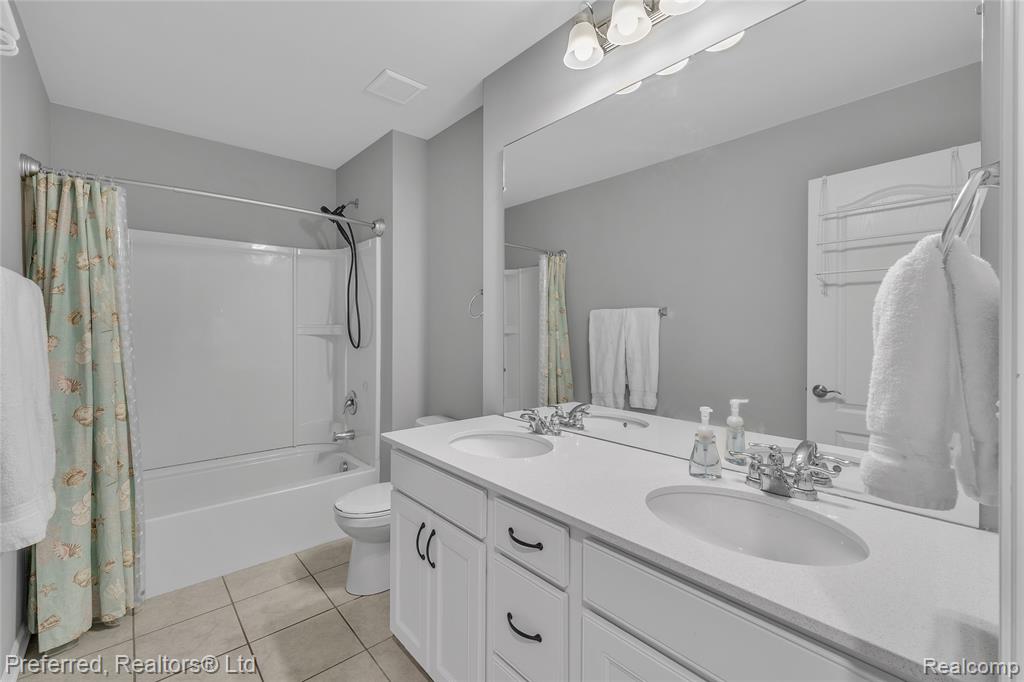 49720 Shoreline Drive, Canton, MI 48187 — Photo 49