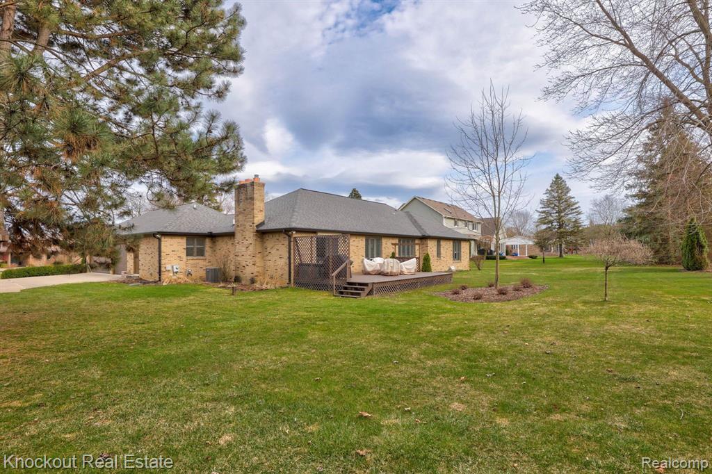9350 OAKMONT Drive, Grand Blanc, MI 48439 — Photo 47