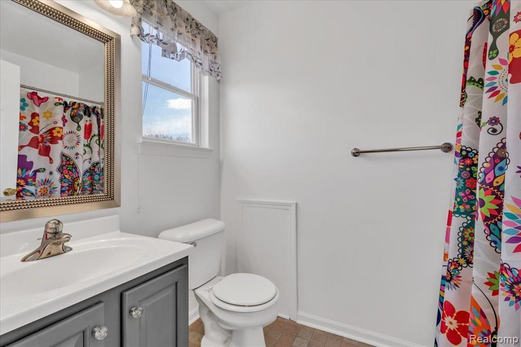 4525 STREAMSIDE Trail, Waterford, MI 48329 — Photo 13