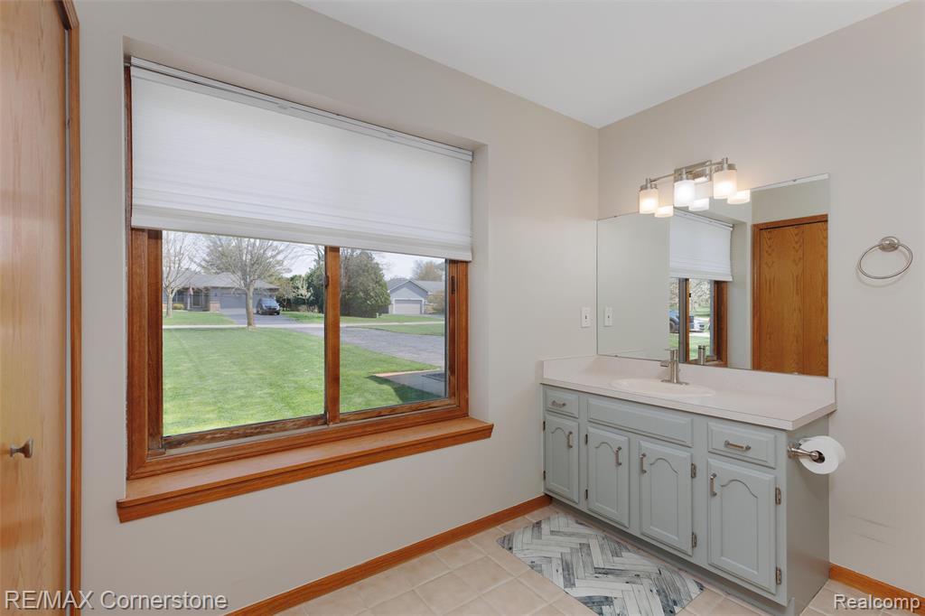 501 Alexander Drive, Commerce Twp, MI 48390 — Photo 20