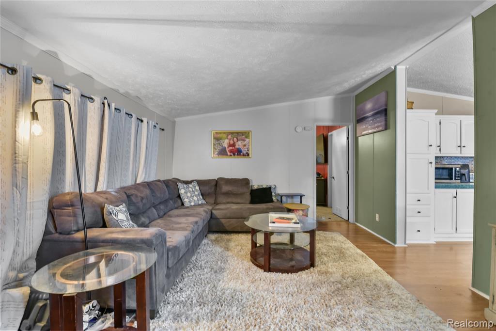 2330 CHARTER OAK Court, Newport, MI 48166 — Photo 6
